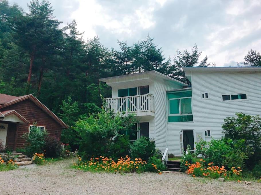 Blue Sky Milky Way Pension Ян'ян Екстер'єр фото