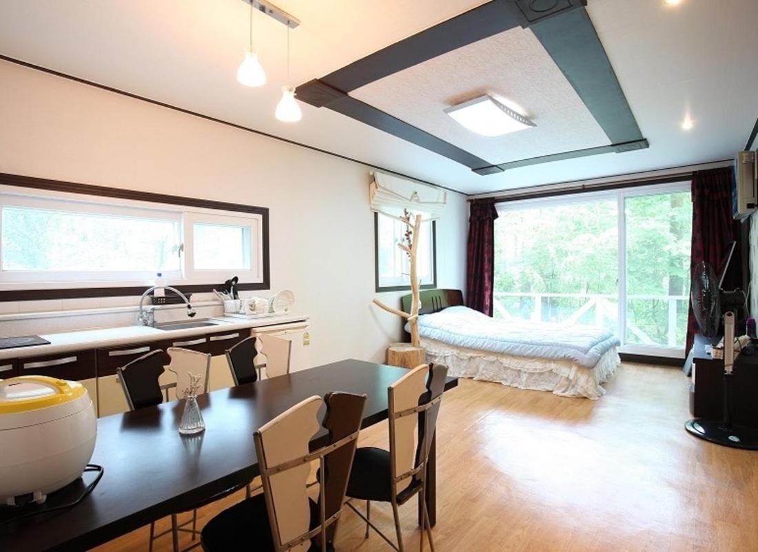 Blue Sky Milky Way Pension Ян'ян Екстер'єр фото